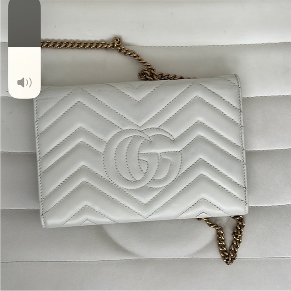 Gucci GG Marmont crossbody bag - Picture 2 of 7